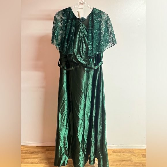 Long gown - Picture 3 of 5